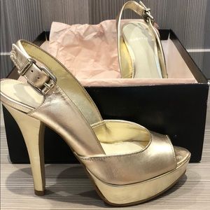 Gold Kurt Geiger Platform Sandal in Size 6/36